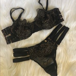 Victoria's Secret Very Sexy Collection.  34C NWT